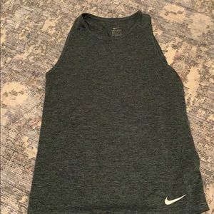 nike tank size ss